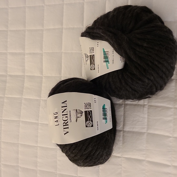 Lang Yarn - Picture 1 of 3